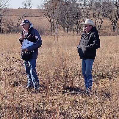 Bill & Dr. Fick on discussing grass mgmt